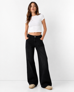 Relaxed Wide-Leg Jeans